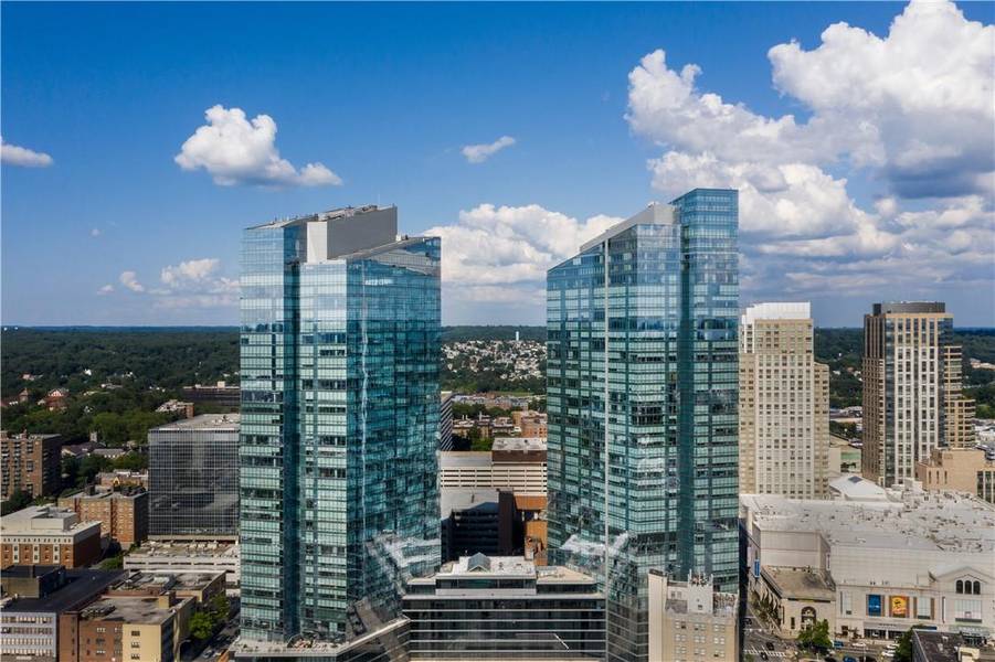 5 Renaissance SQ #14F, White Plains, NY 10601