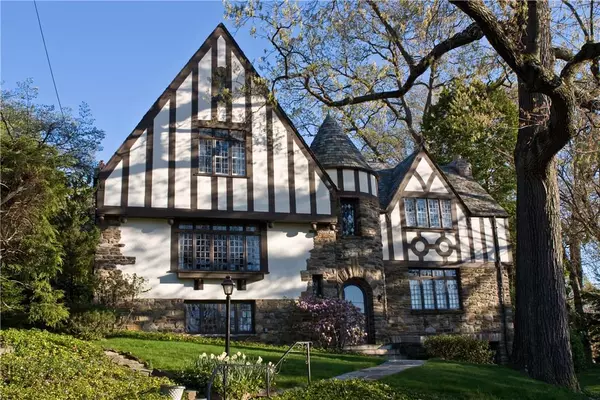 10 Hawthorne RD, Bronxville, NY 10708