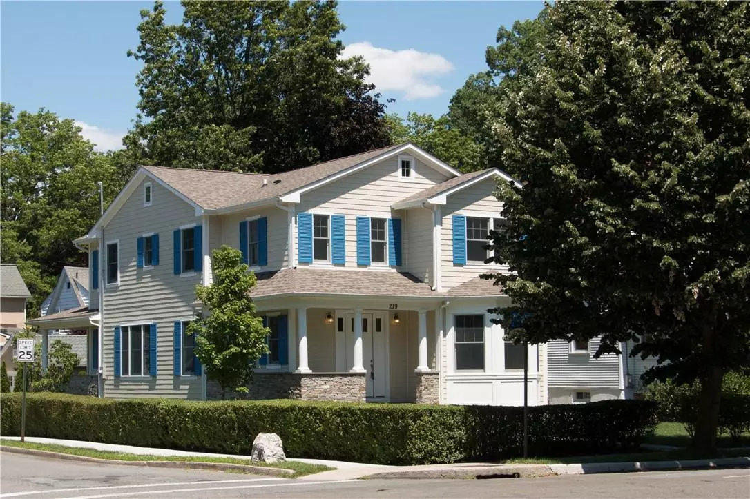 Larchmont, NY 10538,219 Larchmont AVE
