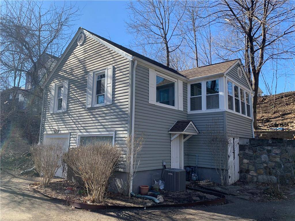 33 Seven Lakes DR, Sloatsburg, NY 10974