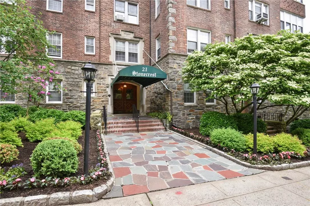 Larchmont, NY 10538,21 N Chatsworth AVE #2D