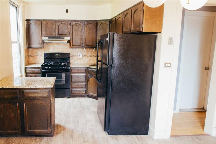 288 E 201st ST, Bronx, NY 10458