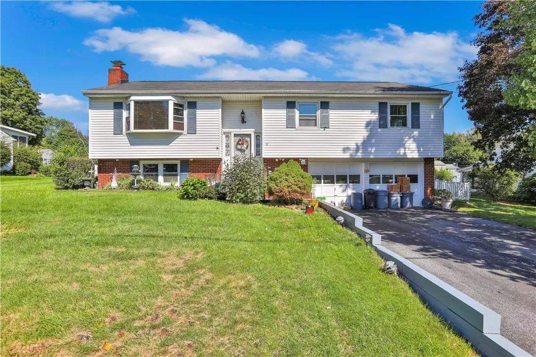 New Windsor, NY 12553,10 Split Tree DR