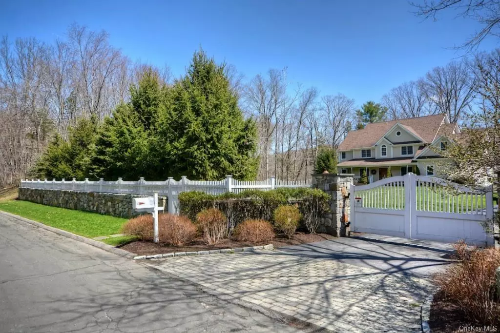 South Salem, NY 10590,33 Pine Hill DR