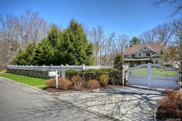 33 Pine Hill DR,  South Salem,  NY 10590