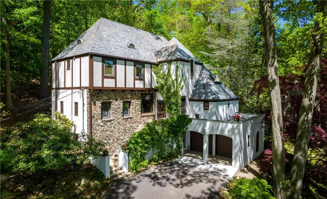 Nyack, NY 10968,748 Route 9w