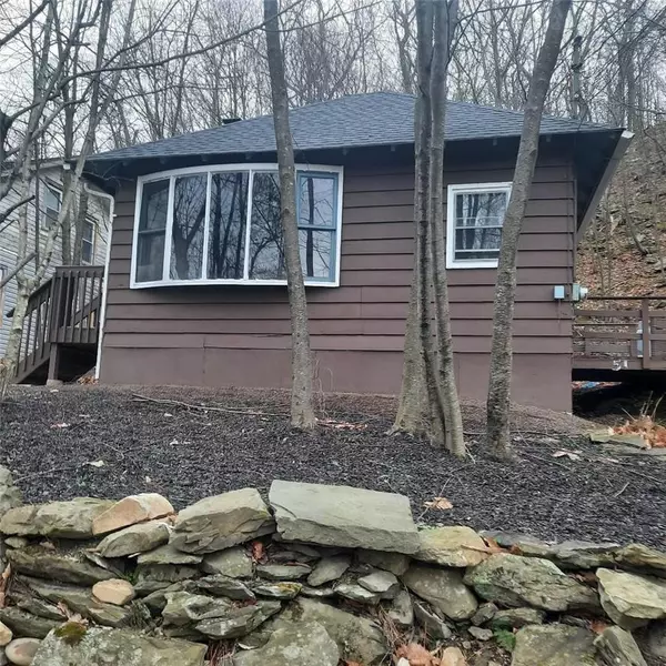 51 S Shore DR,  Middletown,  NY 10940