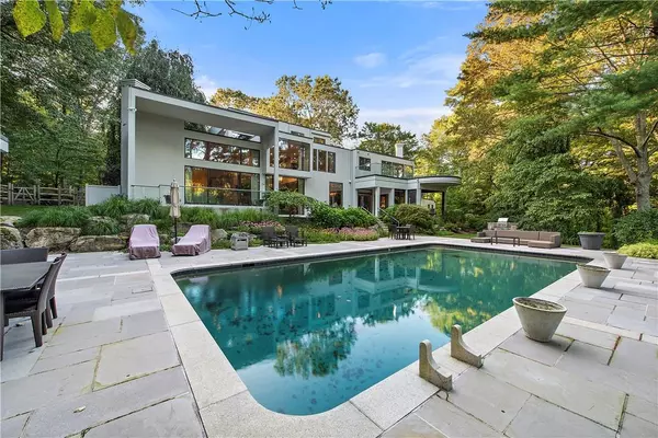 10 Beech Hill LN, Pound Ridge, NY 10576