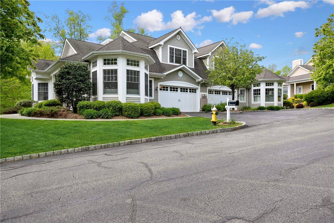 1 Glassbury CT, Mount Kisco, NY 10549