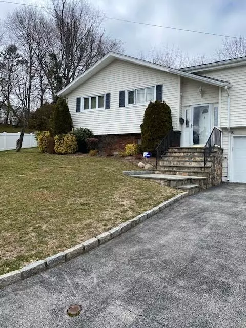 Scarsdale, NY 10583,15 Appletree LN