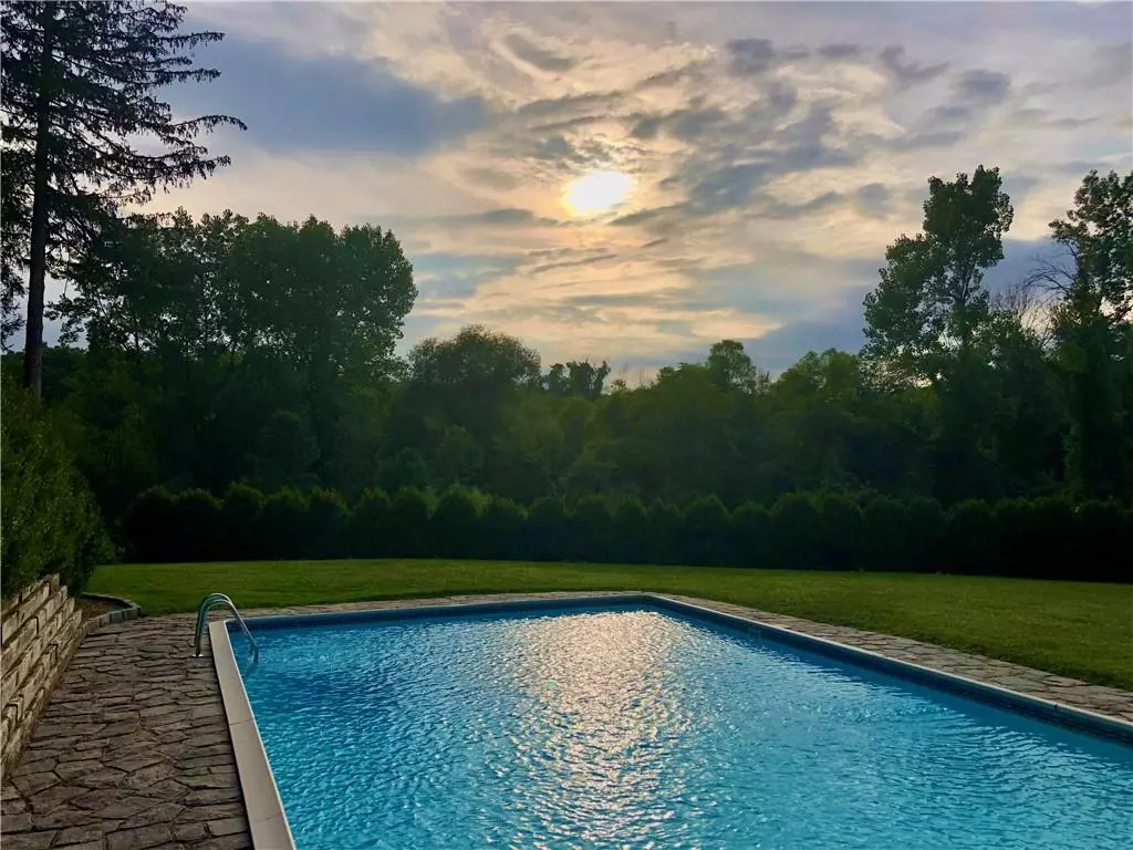 Yorktown Heights, NY 10598,2445 Mark RD