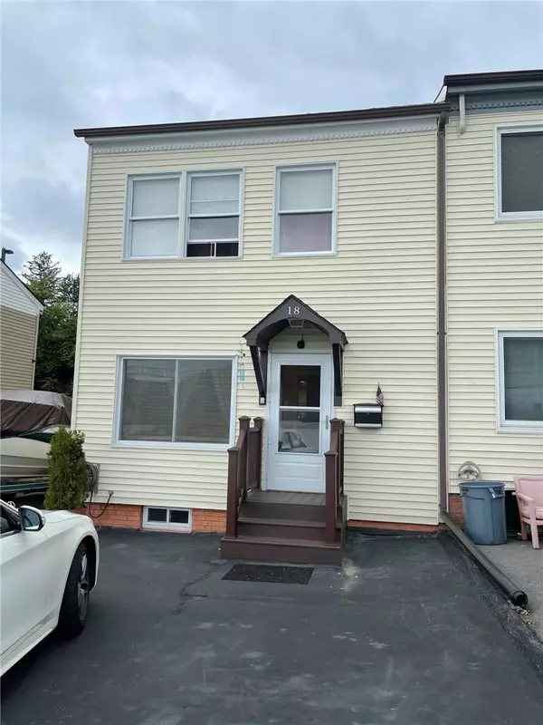 18 Washington PL, Newburgh, NY 12550