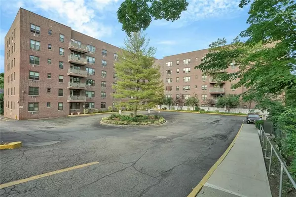 77 Carpenter AVE #1R, Mount Kisco, NY 10549