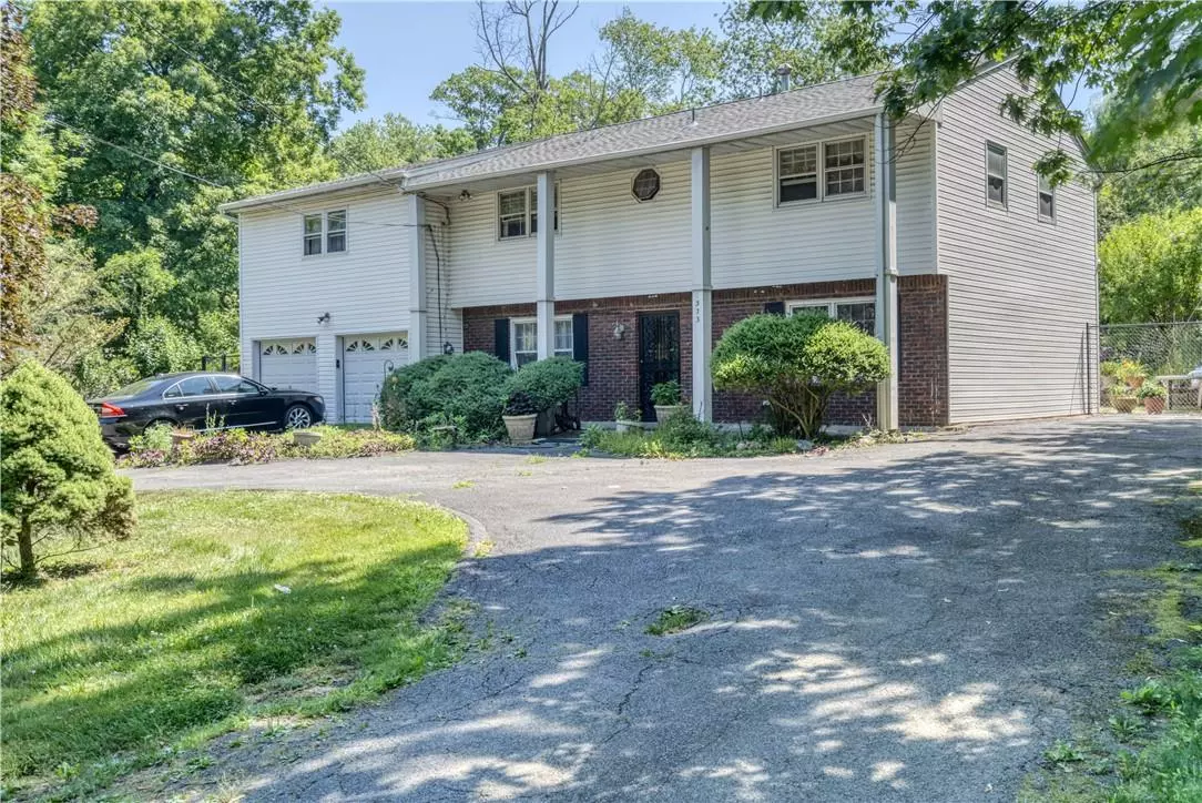 Airmont, NY 10952,373 Saddle River RD