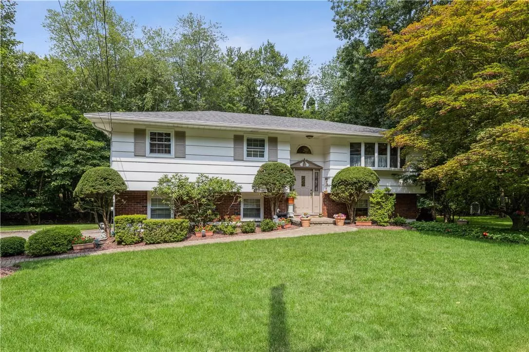 Spring Valley, NY 10977,221 Hempstead RD