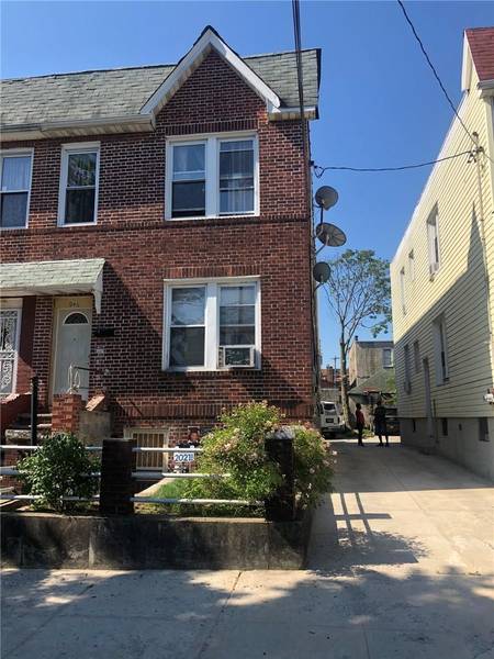 946 E 219th ST, Bronx, NY 10469