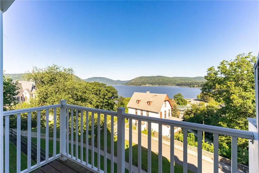 Peekskill, NY 10566,422 Northview CT