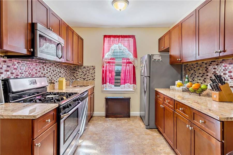 2090 Barnes AVE #4G, Bronx, NY 10462