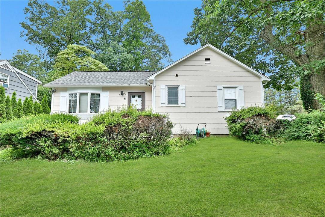 84 Overlook DR, Valhalla, NY 10595