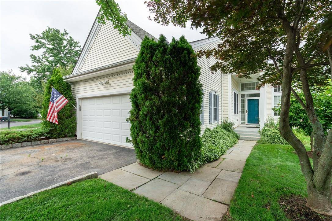 4 Heirloom LN, Rye Brook, NY 10573