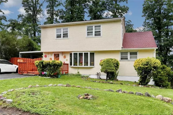 7 Elm ST, Garnerville, NY 10923