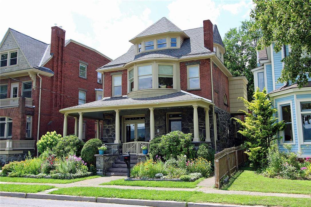 12 Bay View TER, Newburgh, NY 12550