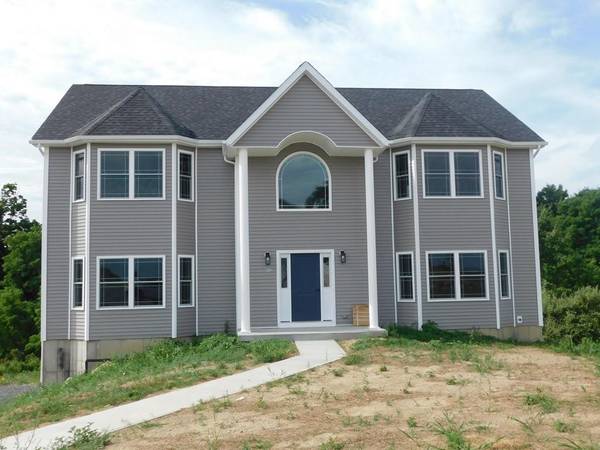 28 Trotter LN, Rock Tavern, NY 12575