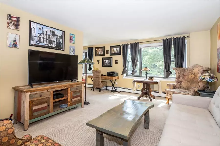 77 Carpenter AVE #2C, Mount Kisco, NY 10549