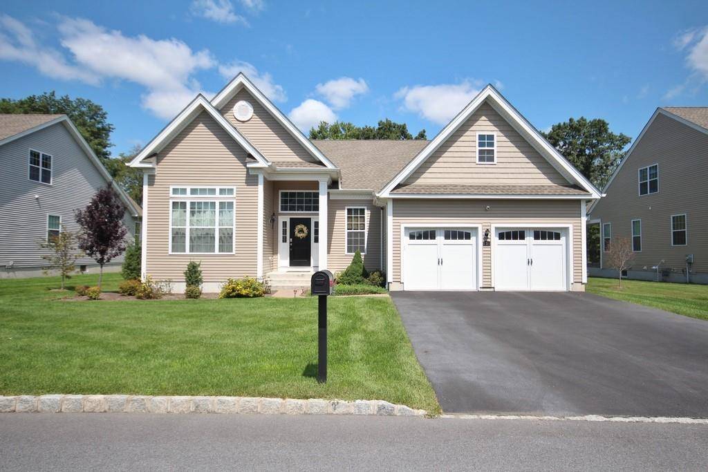 6 W Van Buren WAY, Hopewell Junction, NY 12533