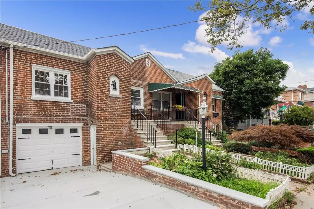 Bronx, NY 10469,2559 Tenbroeck AVE