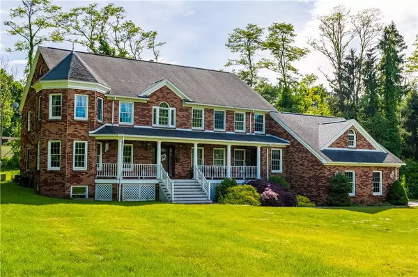 12 Country GLN, Fishkill, NY 12524