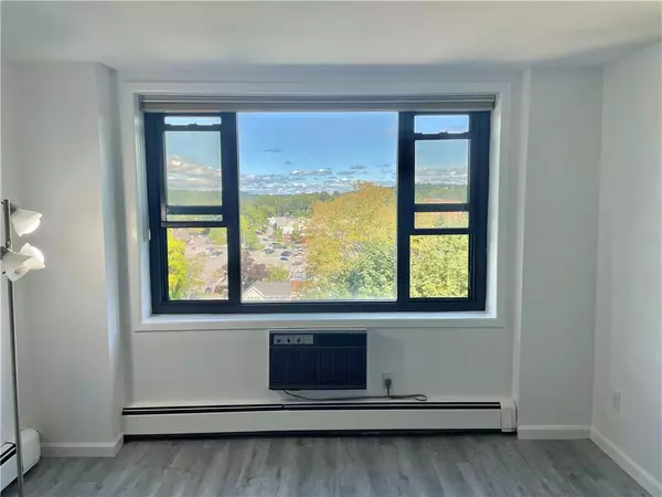 25 Stewart PL #618, Mount Kisco, NY 10549