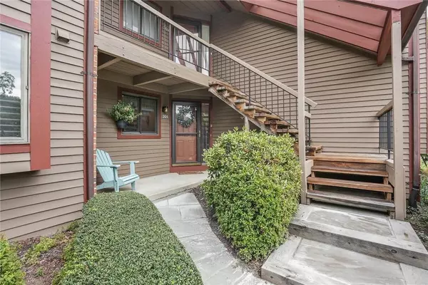 301 Eagle Bay DR, Ossining, NY 10562