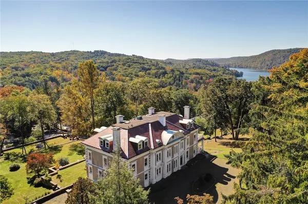 Tuxedo Park, NY 10987,118 Tower Hill RD