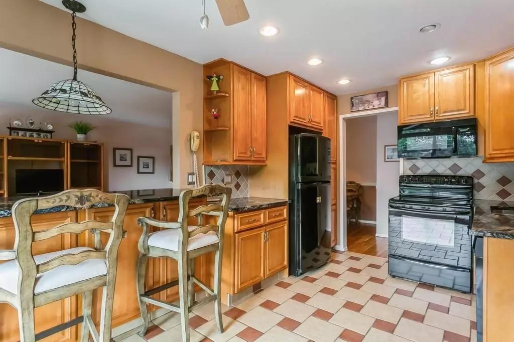 Yonkers, NY 10703,10 Gateway RD #22-S