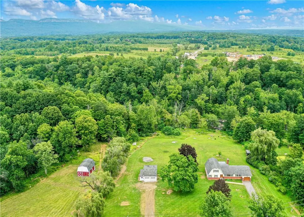 Gardiner, NY 12525,142 McKinstry RD