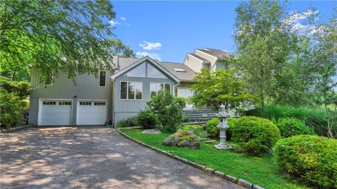 Briarcliff Manor, NY 10510,49 Peach Tree LN