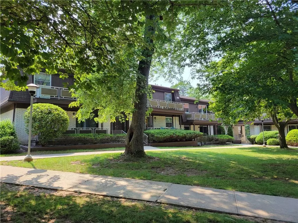 Valley Cottage, NY 10989,7 Church LN #B