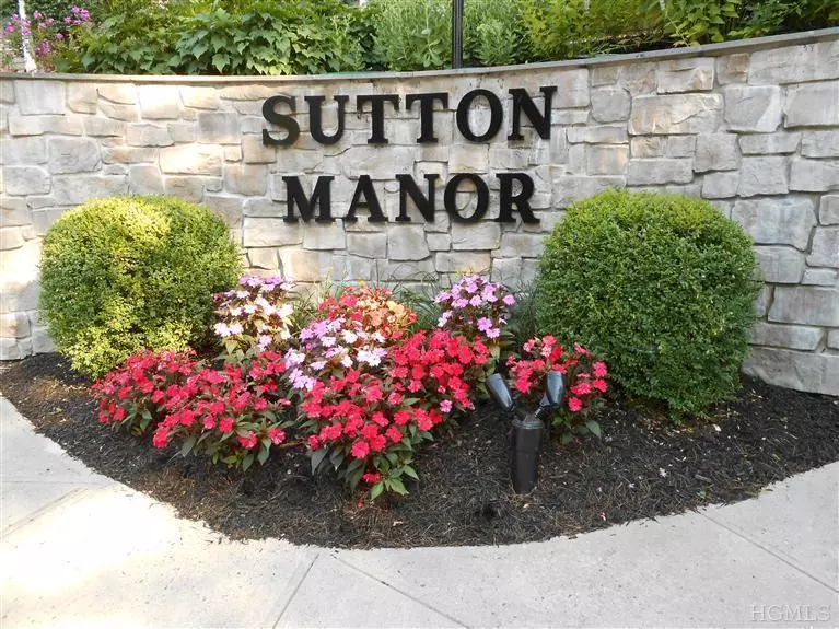 Mount Kisco, NY 10549,209 Sutton DR #E