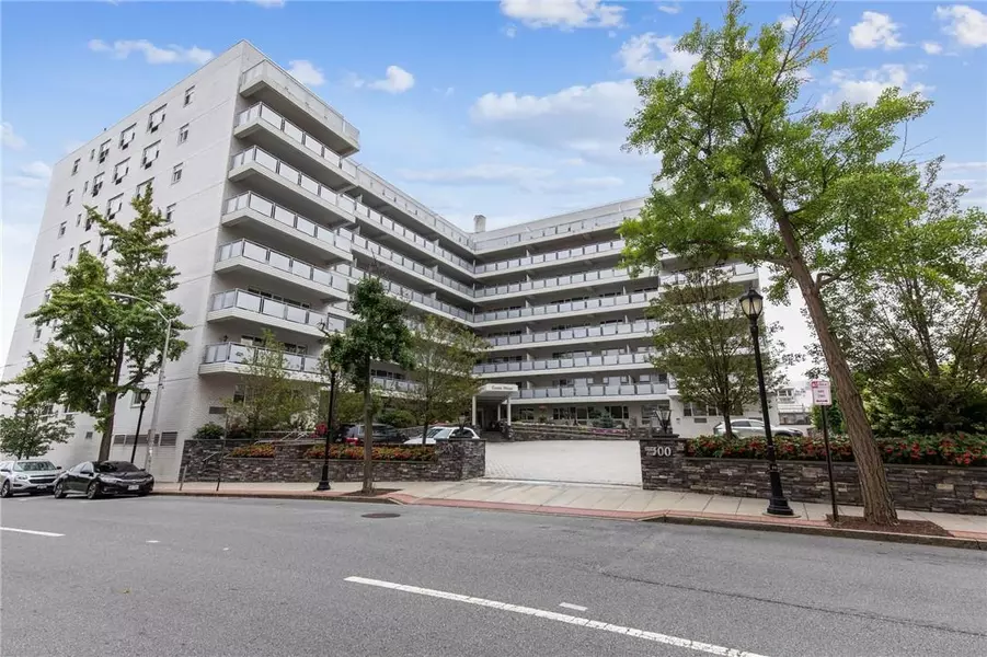 300 Martine AVE #2C, White Plains, NY 10601