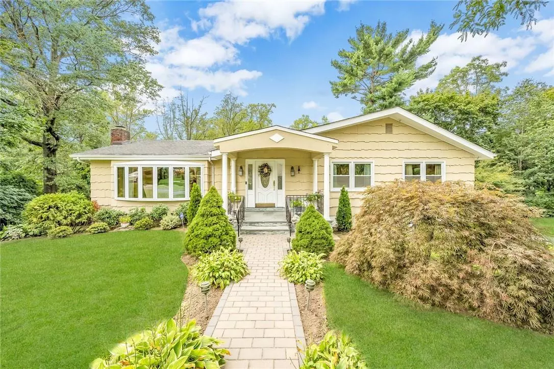 New Rochelle, NY 10804,34 Vaneck DR