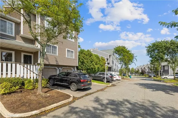 34 Eagle Ridge WAY, Nanuet, NY 10954