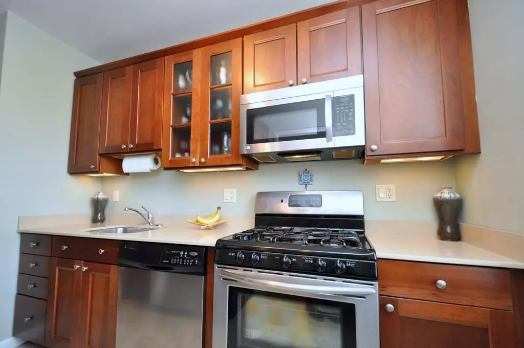Scarsdale, NY 10583,281 Garth RD #C6A