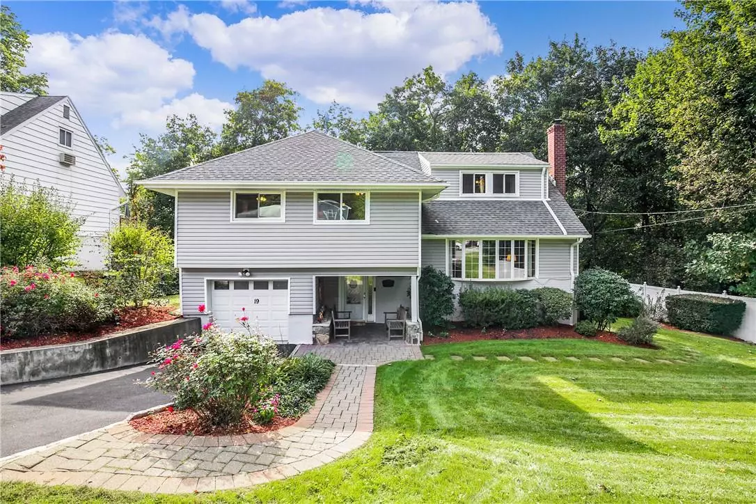 White Plains, NY 10607,19 Bonnie Briar RD