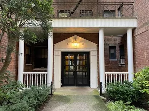 Kew Gardens, NY 11415,8383 118th ST #6K