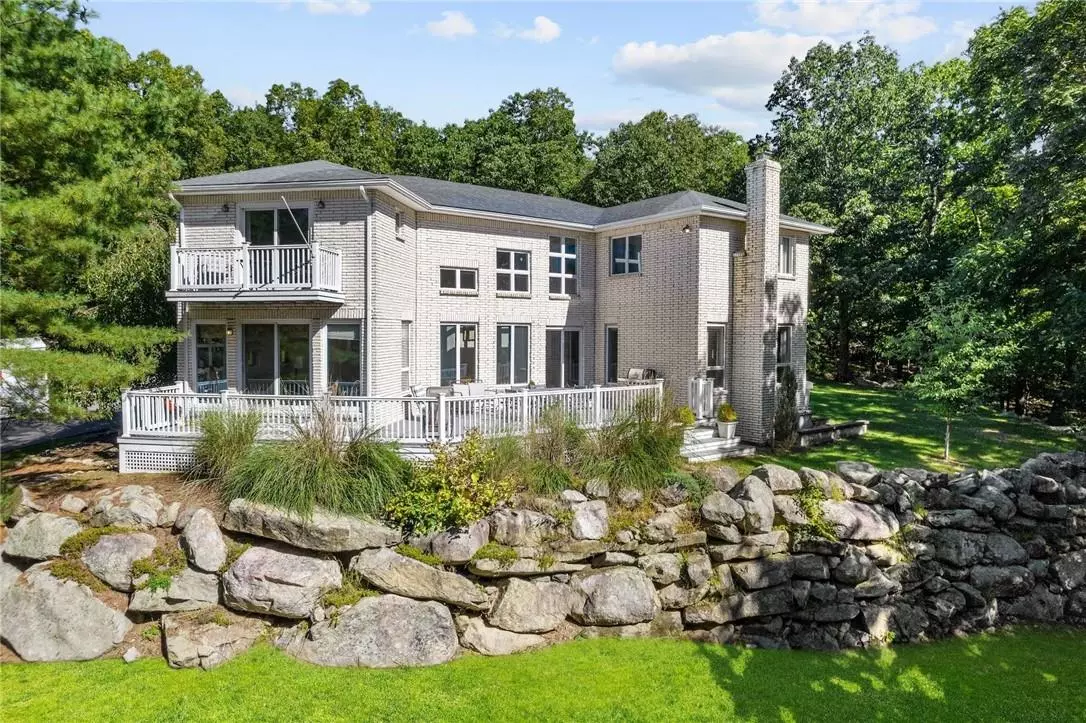 Tuxedo Park, NY 10987,382 Bramertown RD