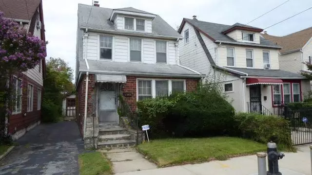 Queens Village, NY 11429,112-37 208th ST