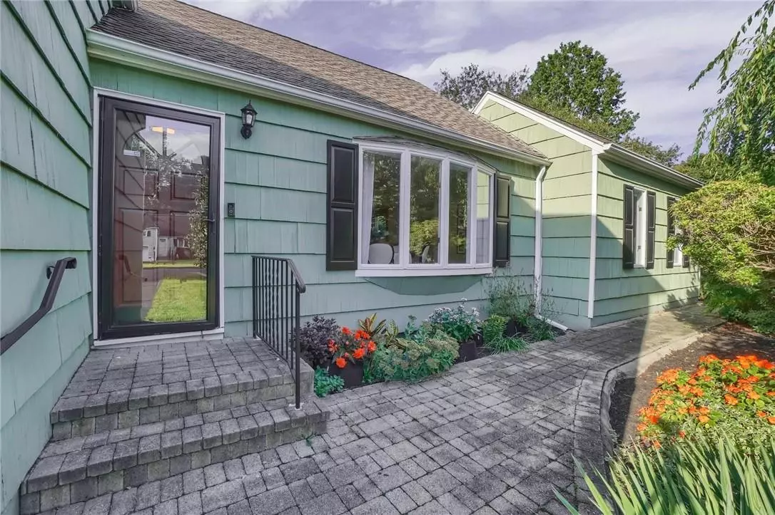 Yorktown Heights, NY 10598,2984 Meadowcrest DR