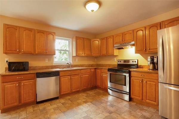 8 Deerfield CT, Rock Hill, NY 12775