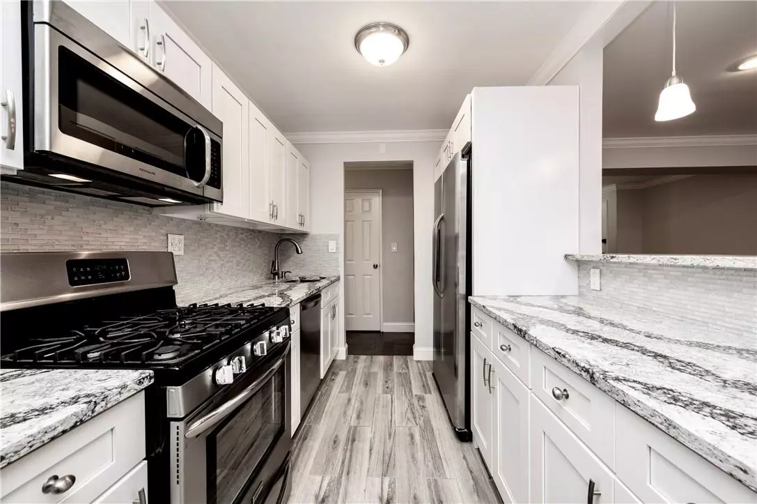 Yonkers, NY 10710,1 Sadore LN #2K